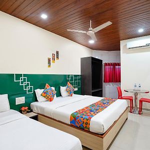 Fabhotel Kailash Park
